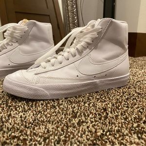 Women’s white high top blazers